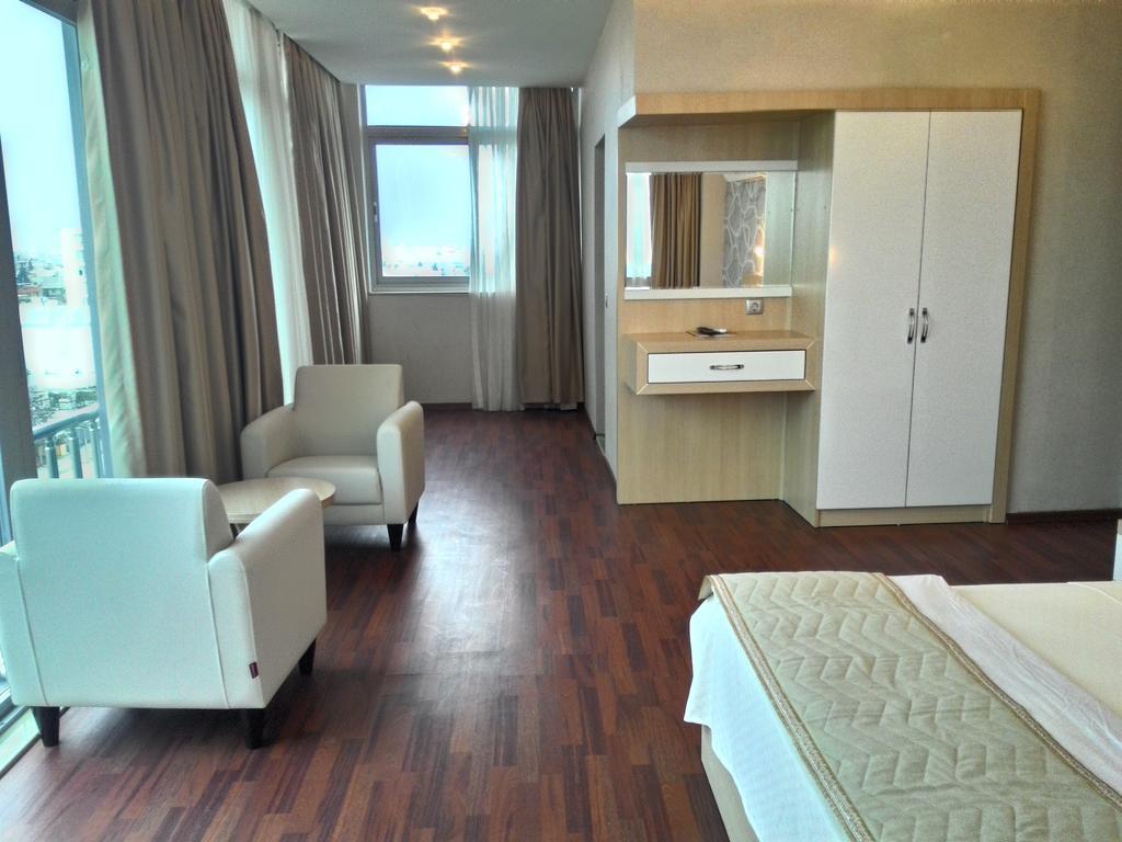 Guney Adana Otel Buitenkant foto